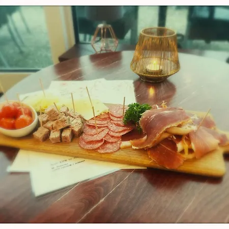 Отель L'hotel Et Restaurant Du Golf De Clervaux 4*