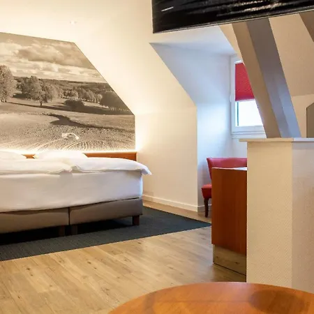 L'hotel Et Restaurant Du Golf De Clervaux Отель Eselborn