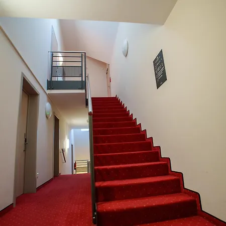 L'hotel Et Restaurant Du Golf De Clervaux Отель Eselborn