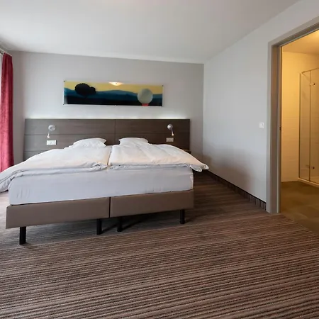 Отель L'hotel Et Restaurant Du Golf De Clervaux