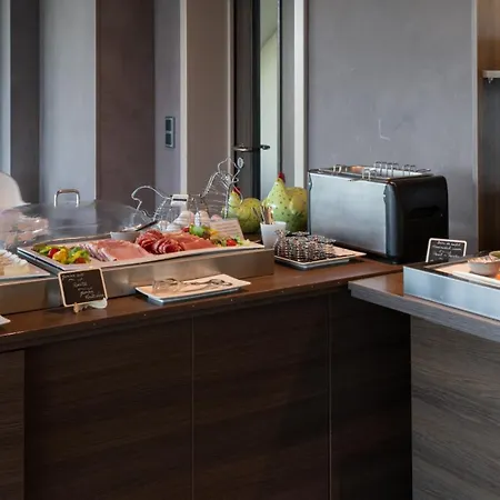 Отель L'hotel Et Restaurant Du Golf De Clervaux Eselborn