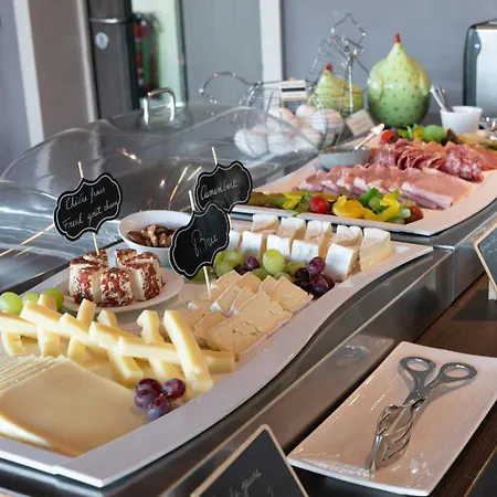 L'hotel Et Restaurant Du Golf De Clervaux Отель