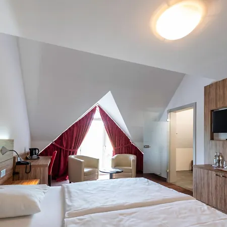 Hotel L'hotel Et Restaurant Du Golf De Clervaux 4*
