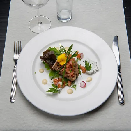 L'hotel Et Restaurant Du Golf De Clervaux Otel